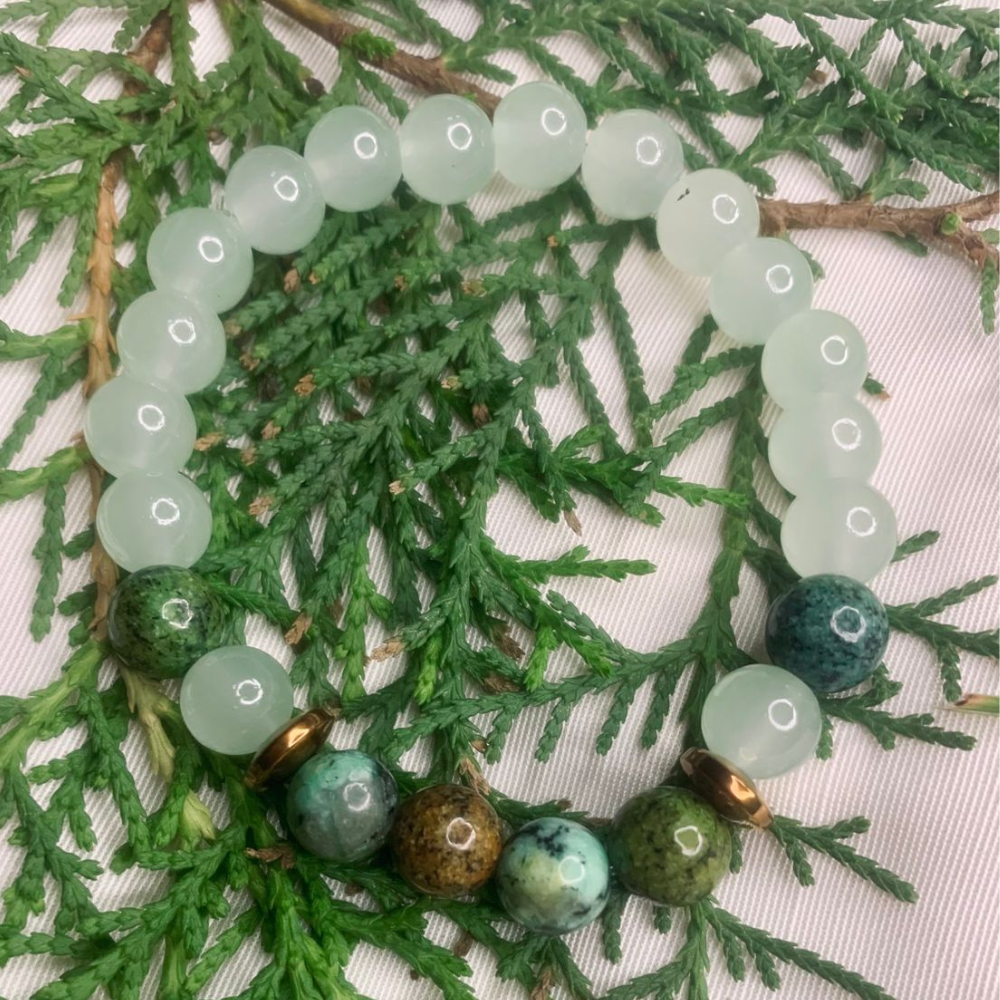 Green and White Agate Bead Bracelet with Copper Spacers